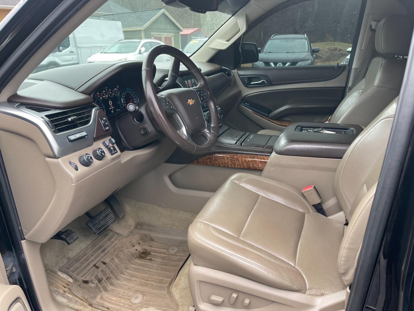 2016 Black /Brown Chevrolet Suburban LTZ 4WD (1GNSKJKC3GR) with an 5.3L V8 OHV 16V engine, 6A transmission, located at 11115 Chardon Rd. , Chardon, OH, 44024, (440) 214-9705, 41.580246, -81.241943 - Photo#18